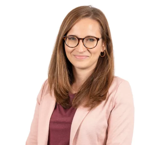 Veronica-Parente.png Veronica-Parente.png